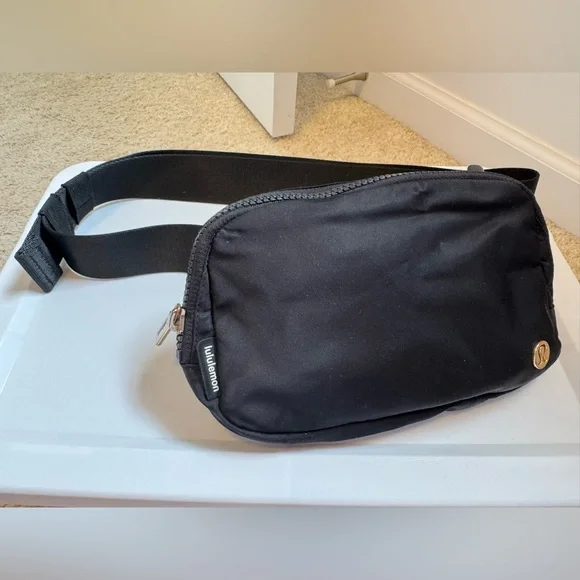 Lululemon Crossbody Bag – Black – Classic Everywhere Belt Bag - Picture 1 of 4